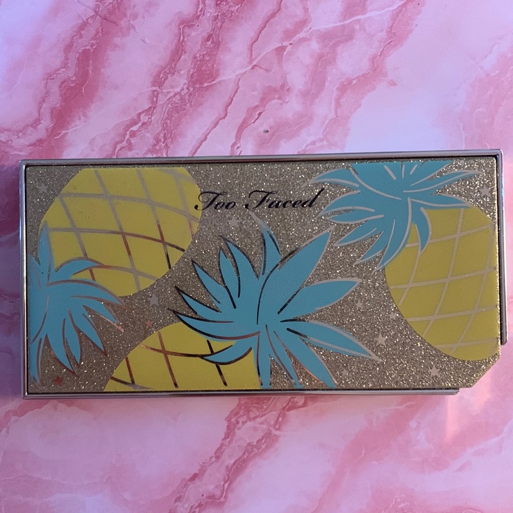 Too faced sparkling pineapple eye shadow palette